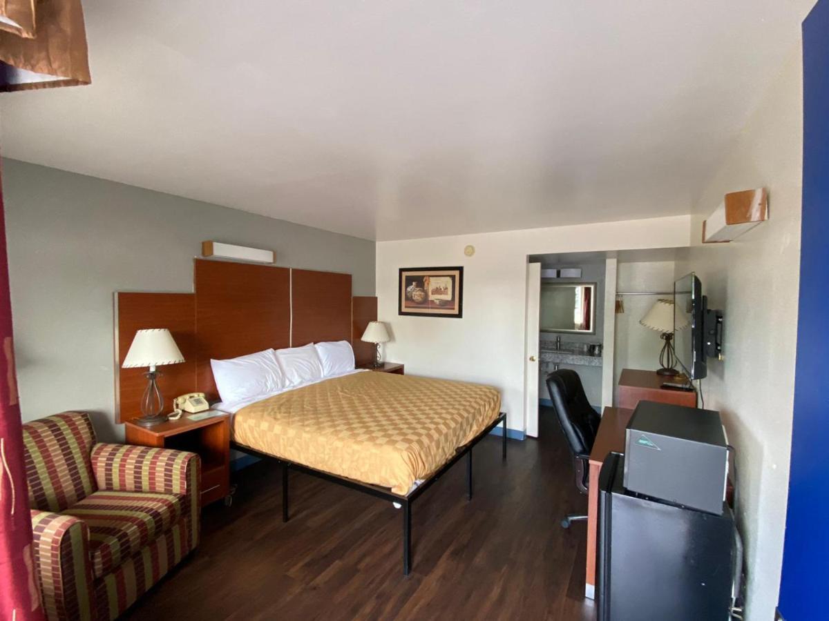 Travelodge By Wyndham Albuquerque West Exterior photo