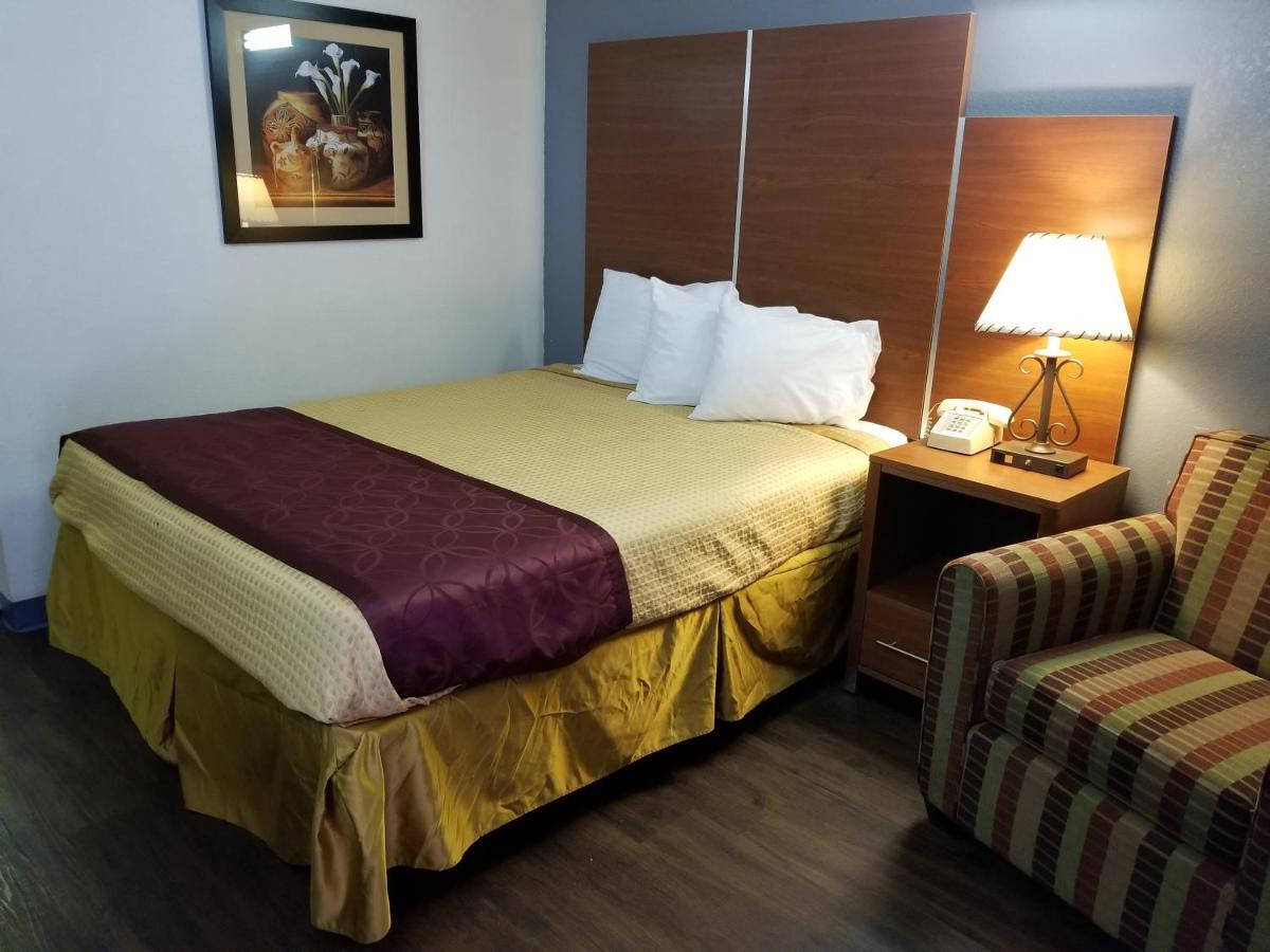 Travelodge By Wyndham Albuquerque West Exterior photo